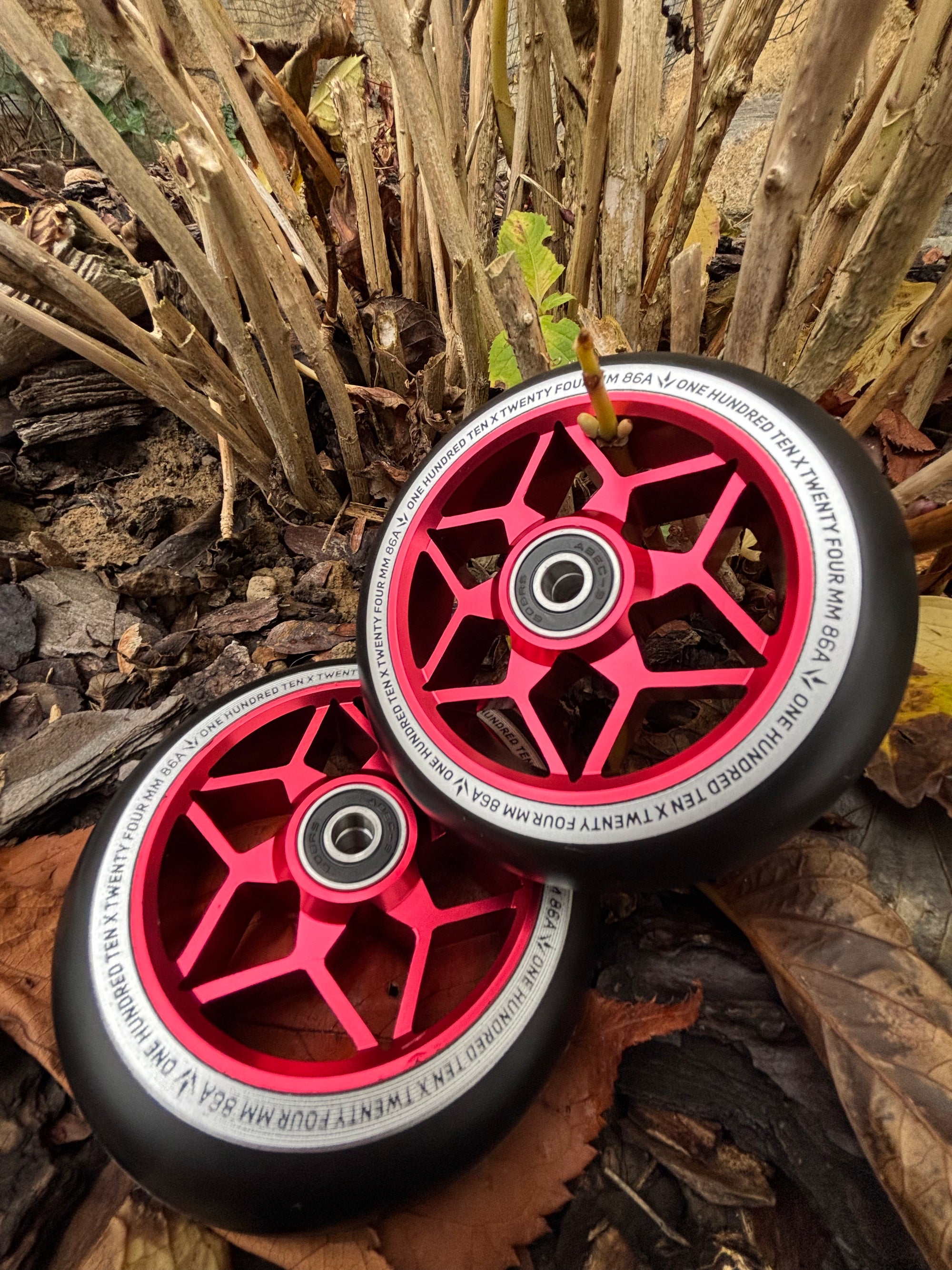 Blunt scooters wheel diamond red
