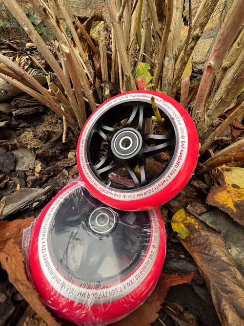 blunt scooters wheel black/red